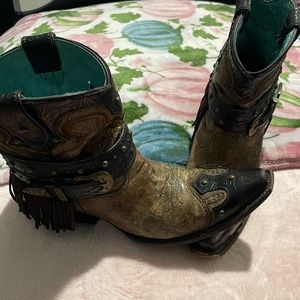 Corral boots